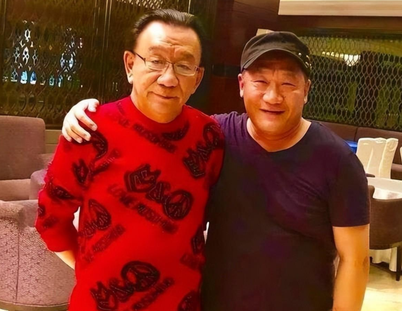 谢东|谢东为4岁儿子庆生，父子差55岁像爷孙！