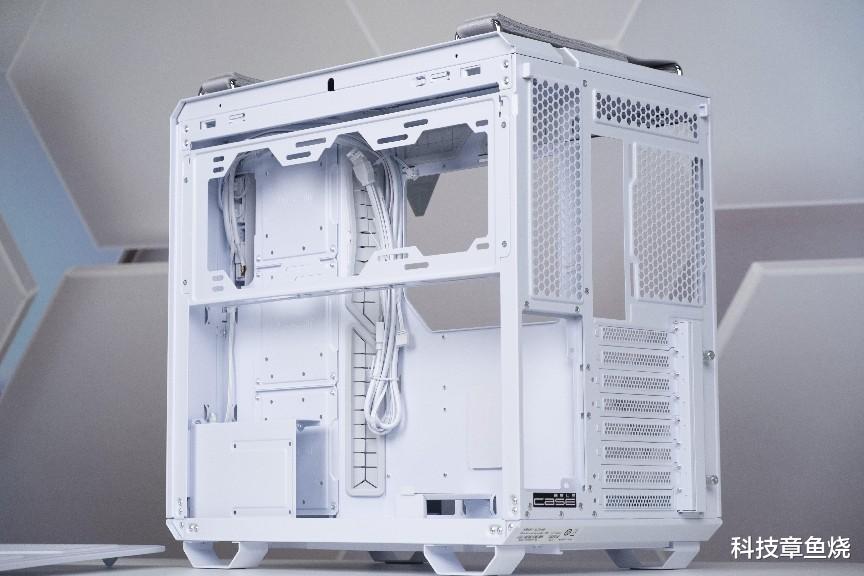 机箱|组装白色高颜值电脑并不难，这份配置单小白也能做到！