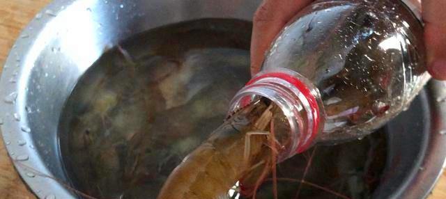 买大虾时,谨记“4不买,3不吃”!事关家人健康,别再买错了