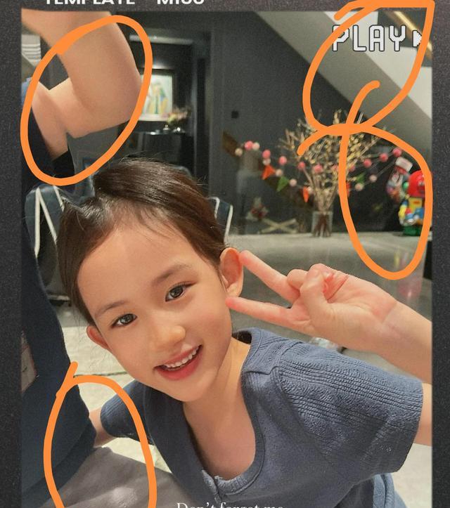 黄磊|黄磊老婆孙莉晒小女儿，意外撞脸刘亦菲，小儿子出镜被遮挡