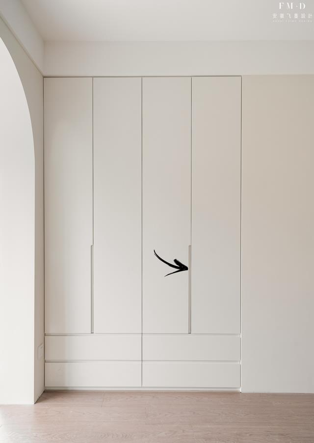 奔着干净利落,衣柜装修就没打算装拉手!6种选择,个个好用好看