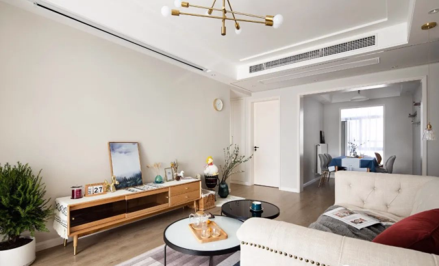 90㎡北欧轻奢风,粉红色的卧室设计很温馨