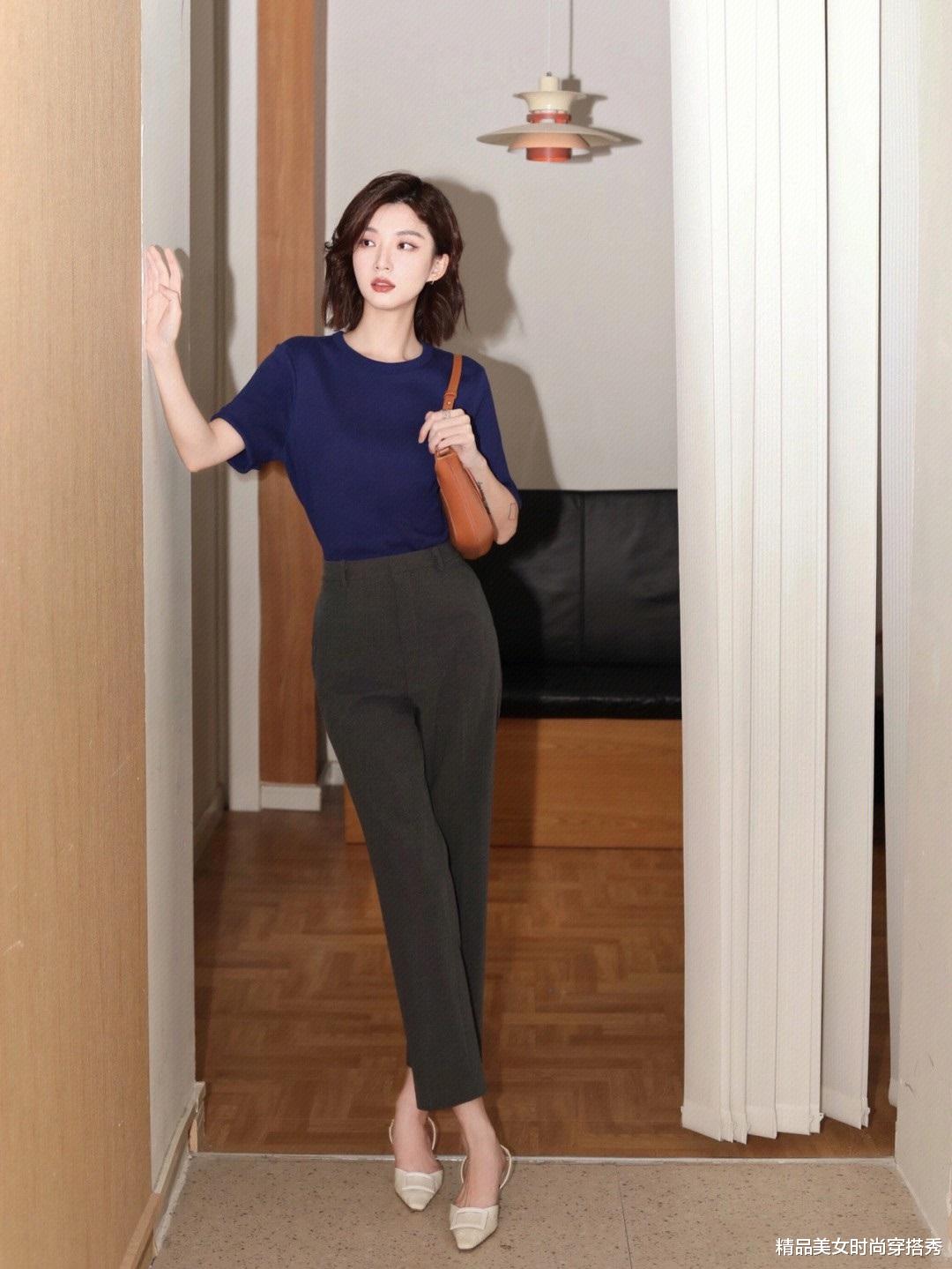 穿衣搭配|秋天的职场装怎么穿?短袖T恤搭配灰黑色西裤,小个子女生也能穿