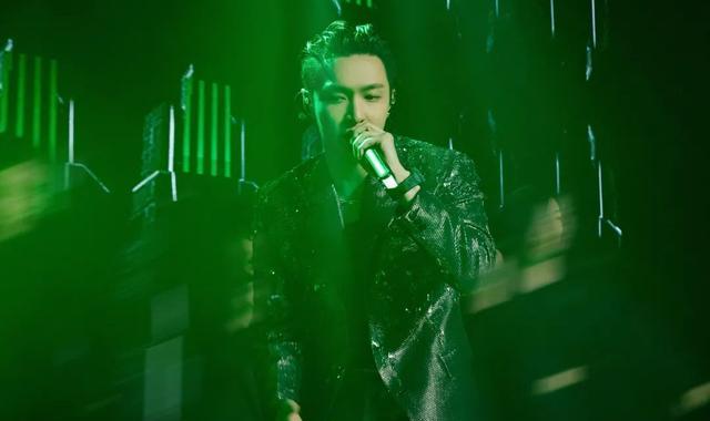 杨紫|刘浩存拒演国师项目?龚俊朱一龙掐架?张艺兴要和杨紫拍戏?