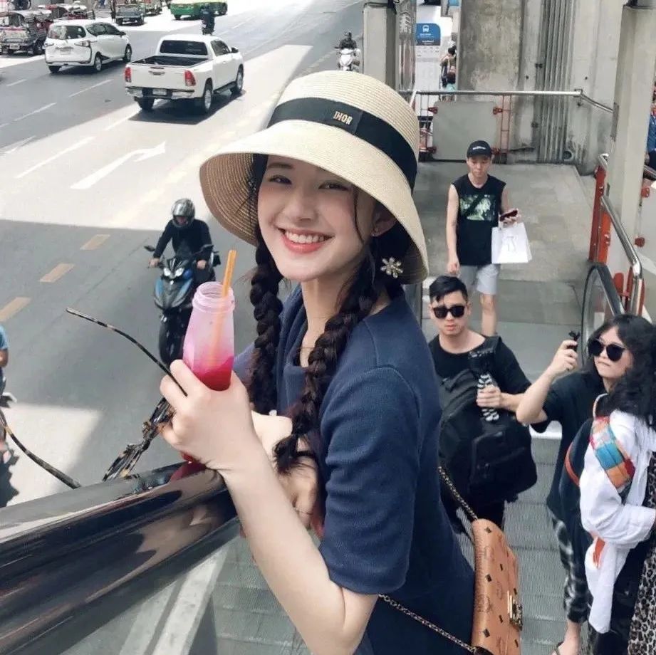 爱豆丨赵露思头像表情包