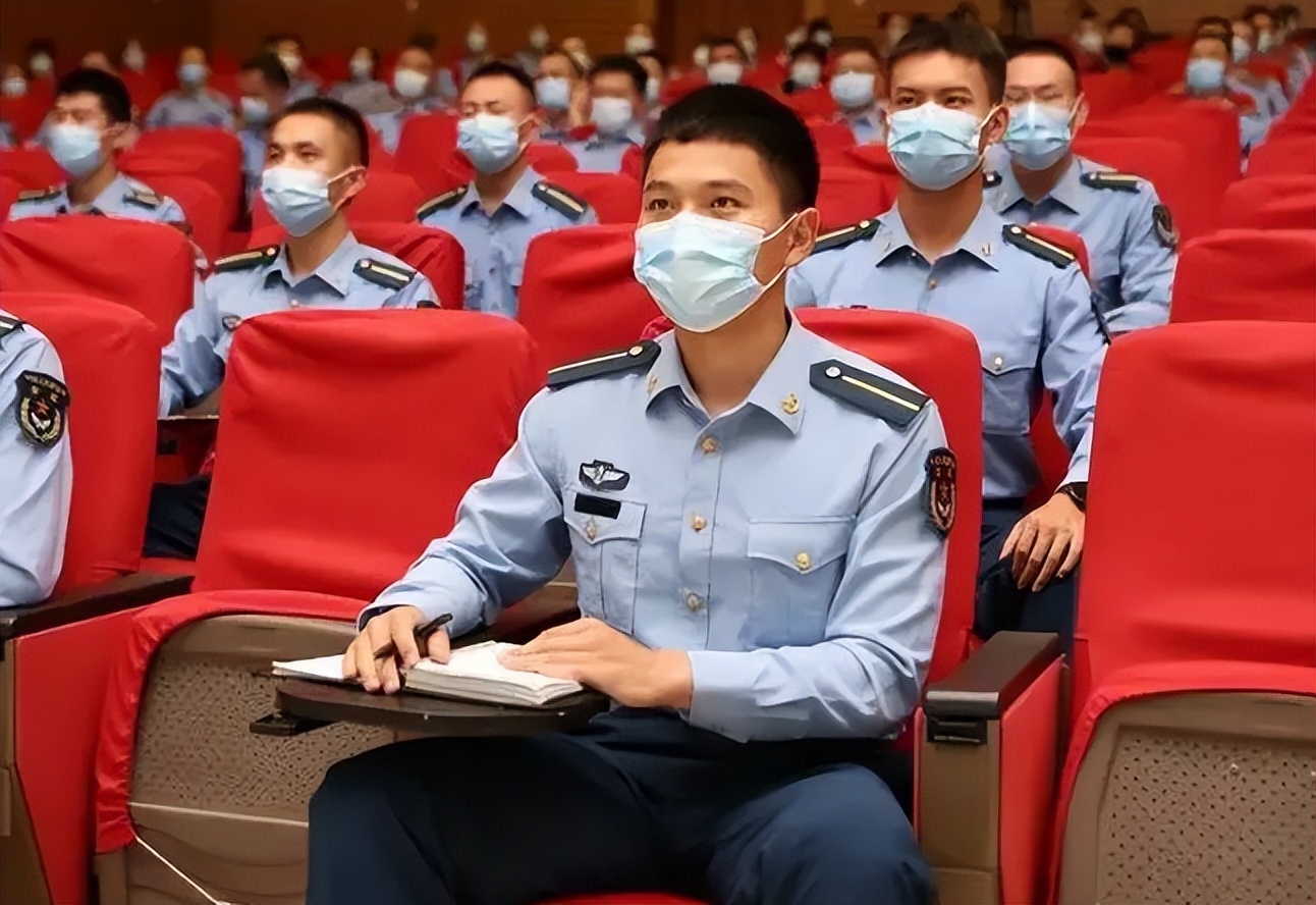 招聘|空军军医大学校直单位招聘，基本年薪25万左右，专科也可以报考