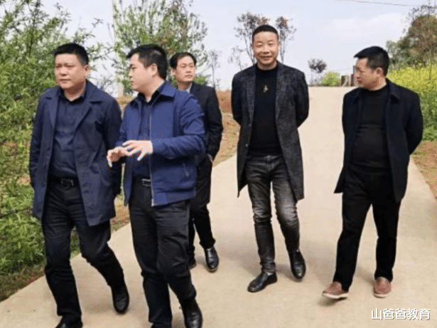 安欣|2023乡镇公务员招聘来了，年综合收入7万以上，大专生也能报名