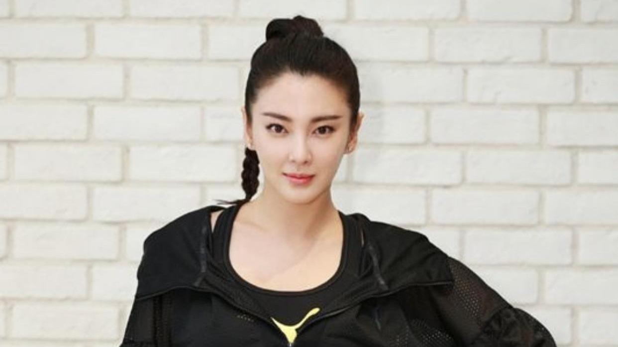 张雨绮|张雨绮疑被职场霸凌，发文感慨后秒删，曾家暴前夫欺压素人等遭骂