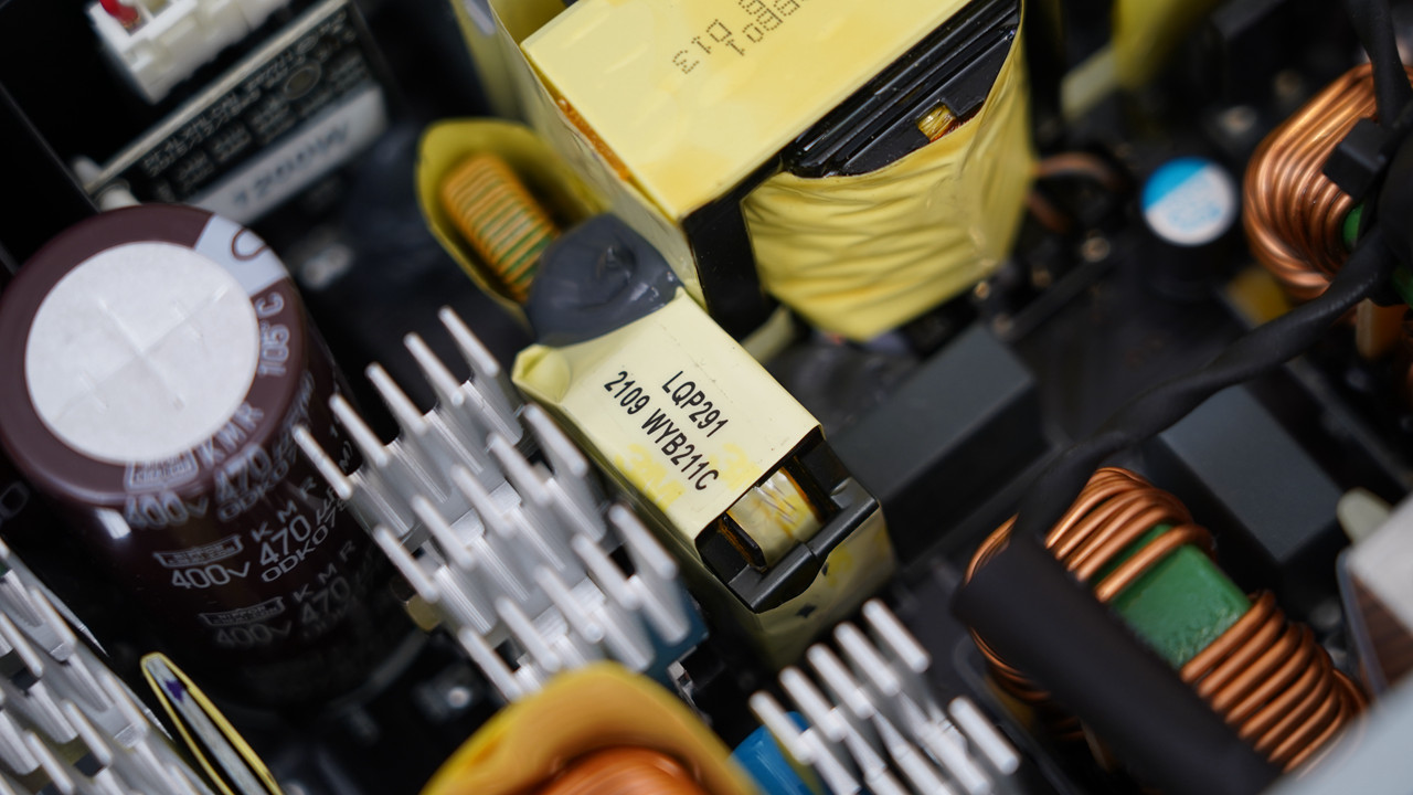 白金|支持双系统、还能战未来？追风者Revolt X 1200W白金电源开箱拆解分享