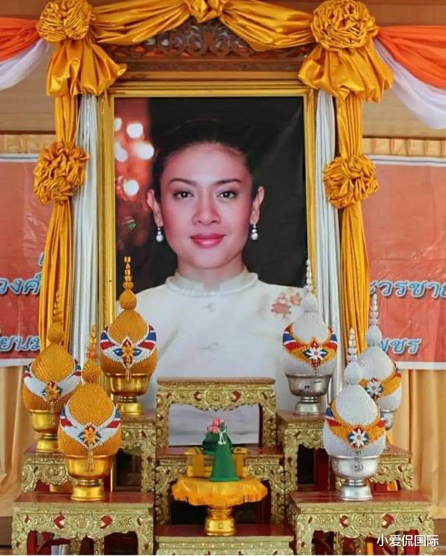 西拉米|素缇达庆生西拉米画像放在宫殿前，提帮功拒绝庆贺，泰后宫不平静