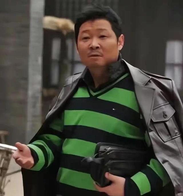 小姐姐|演员赵亮：娶小16岁娇妻，养14年鸡帮助贫困户，如今好人有好报