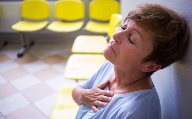 血栓|血管堵塞的人,早上起床会有4个表现,若占1个,最好检查一下!