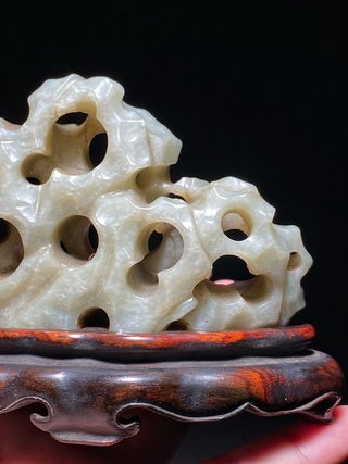 和田玉籽料|清中期 和田玉籽料 太湖石山子 摆件