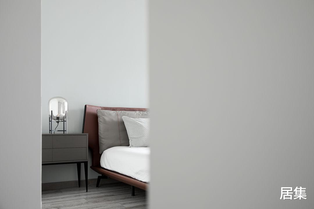 给空间留白,让生活来填满,彰显对美好生活的期许