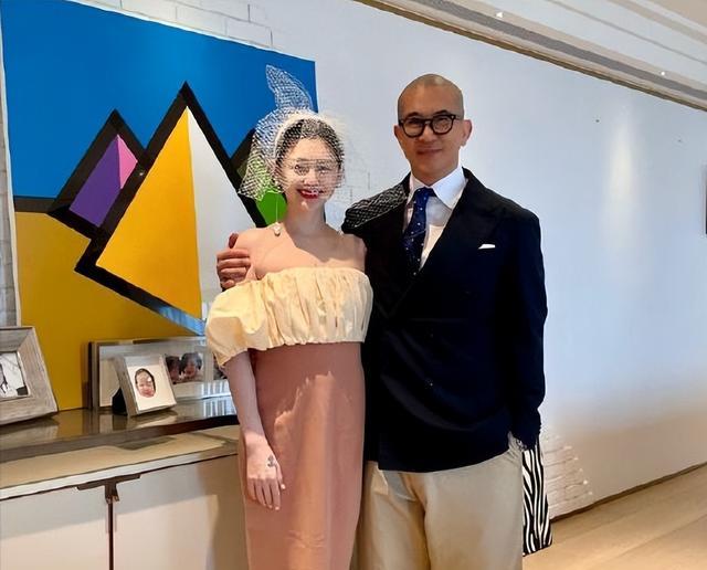 汪小菲|200万智能床垫引发的风波,汪小菲大骂大S一家,最后当场烧毁床垫