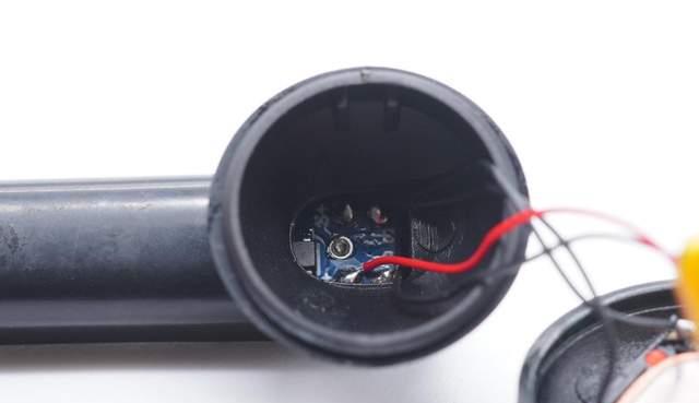 无线耳机|内置英集芯IP5333多功能电源管理SOC，Kiss me Q8真无线耳机拆解