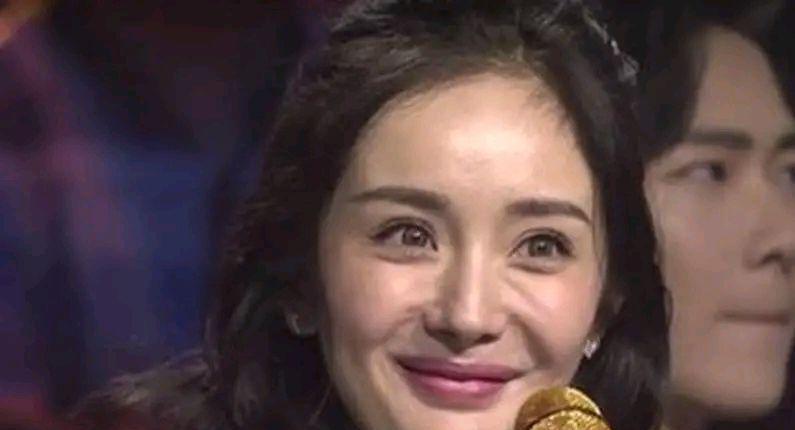 杨幂|从“嫩牛五方”到“小V脸”，杨幂的后遗症越来越明显了！