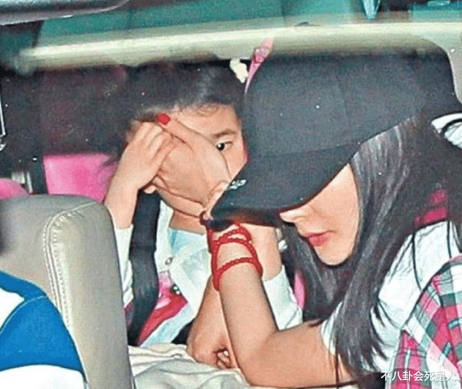 杨幂|刘恺威冯绍峰泄露孩子隐私,杨幂赵丽颖努力保护,85花为母则刚