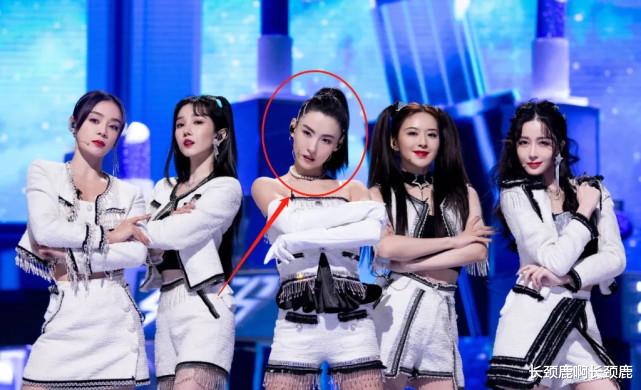 迪丽热巴|女明星能有什么“坏心思”，只不过都想在娱乐圈艳压群芳而已