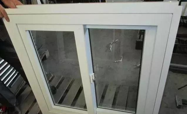 封阳台用什么材料好?老师傅教你铝合金、塑钢、断桥铝的区别!