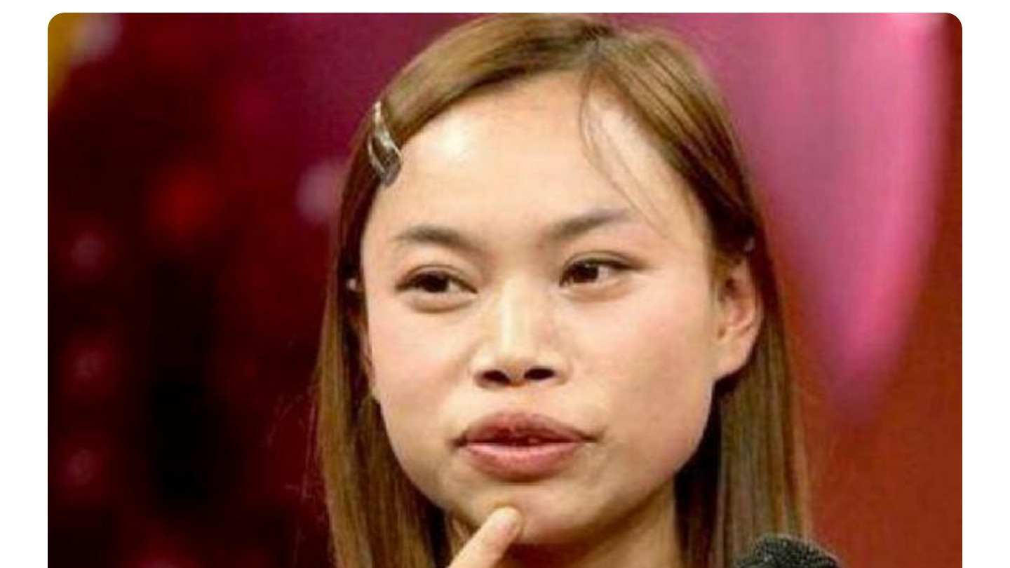 凤姐|凤姐嘲笑“奶茶妹妹”身材不好，并自拍相互对比，竟得到大批网友支持？