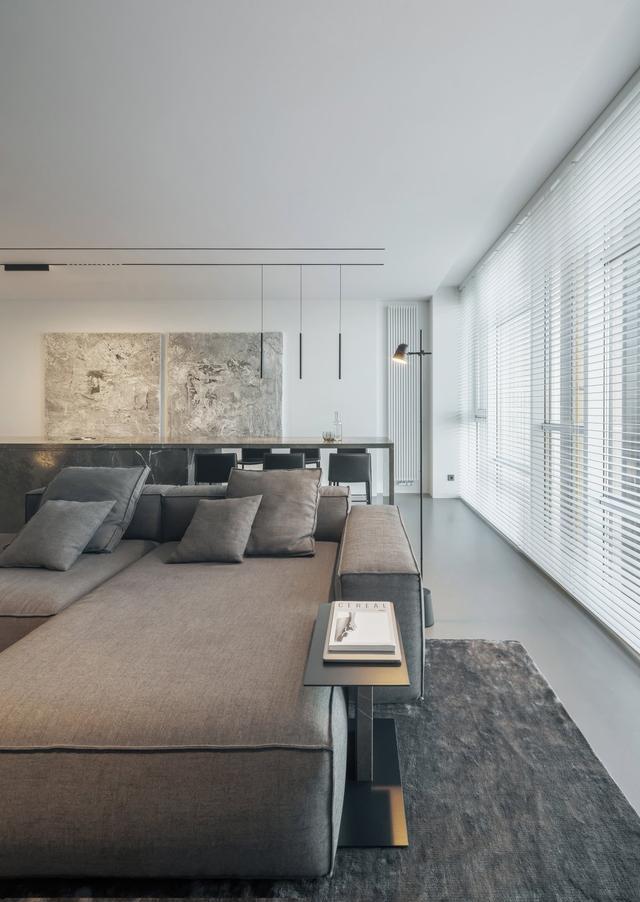 一梯一户110极简家,全屋打满隐形柜,“空无一物”让人极度放松