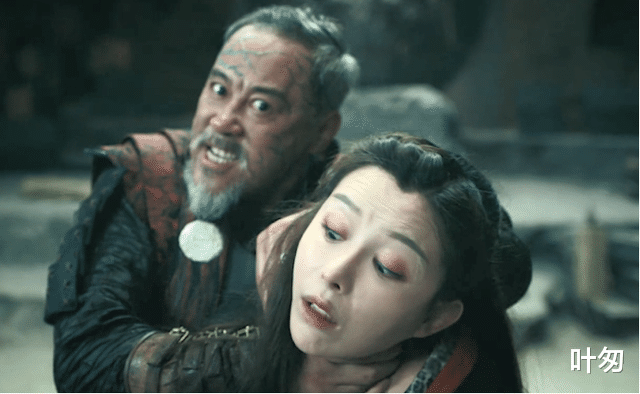 欧美明星|男扮女装还穿女式内衣,这部票房血亏的电影,暴露了导演的恶趣味