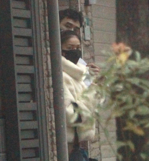 阮经天|阮经天与圈外女友家中约会，女方身材火辣，经纪人证实他结婚心切