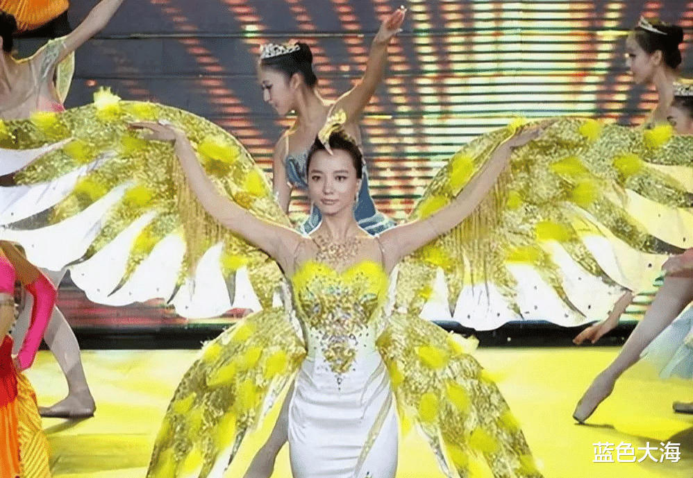 金鹰女神|金鹰女神现状：刘亦菲还是天仙，李小璐坠入凡尘，只有她气质高贵