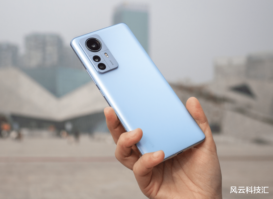 小米科技|轻量级较量，魅族18与小米12谁是国产小屏旗舰的标杆？