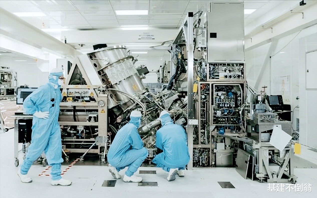 光刻机|中国造出“新型光刻机”,可实现22nm工艺制程,已投入使用!