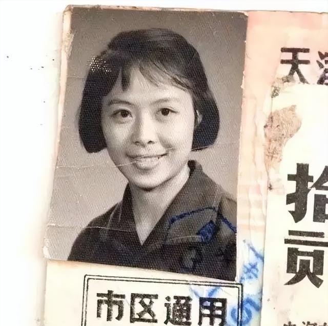 整容|整容老去VS优雅老去，4对同龄女星今昔对比，差距一目了然