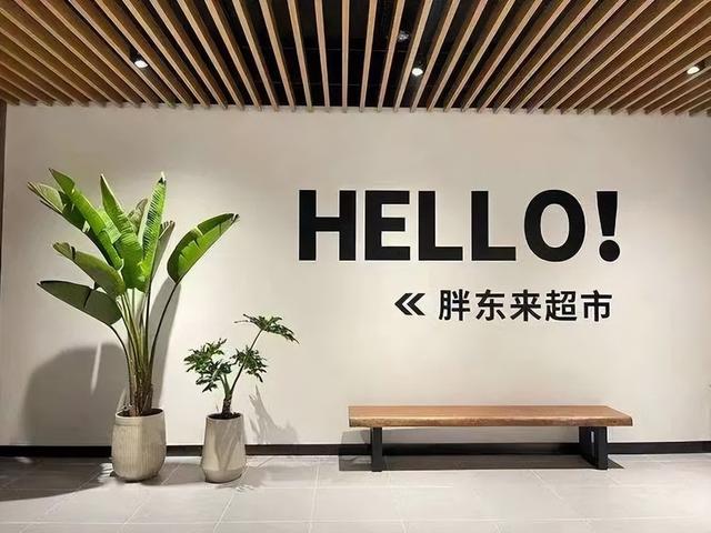 许昌头号黑老大梁三,手段残忍为祸十余年,落网后超10万民众庆祝