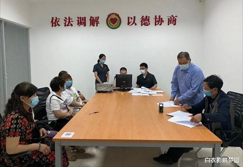 被送养54年的女儿被寻回,父亲立遗嘱赠房产,哥哥:你没有继承权