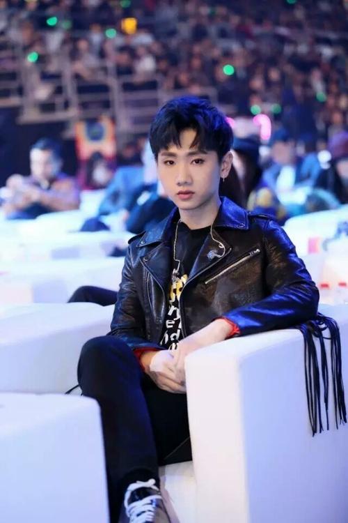 汪苏泷|汪苏泷:十年前有多强?不红时又有多惨?