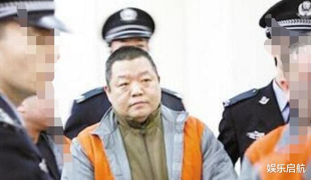 臧天朔|斯琴格日乐去参加聚会却被保安拦住,被欺负的她立刻给臧天朔打去了电话