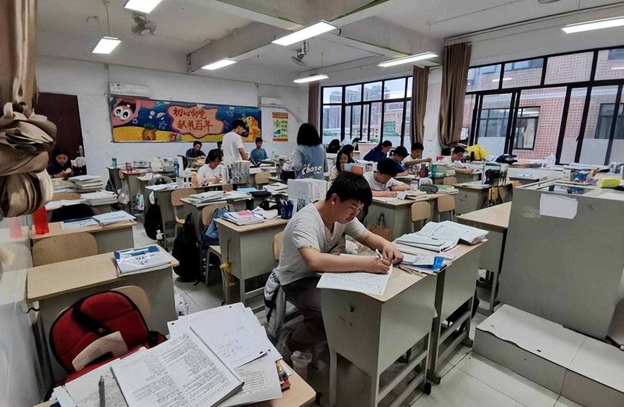 浙江省|浙江一实习生月薪9000,因不会Word被公司开除,领导:学历也不行