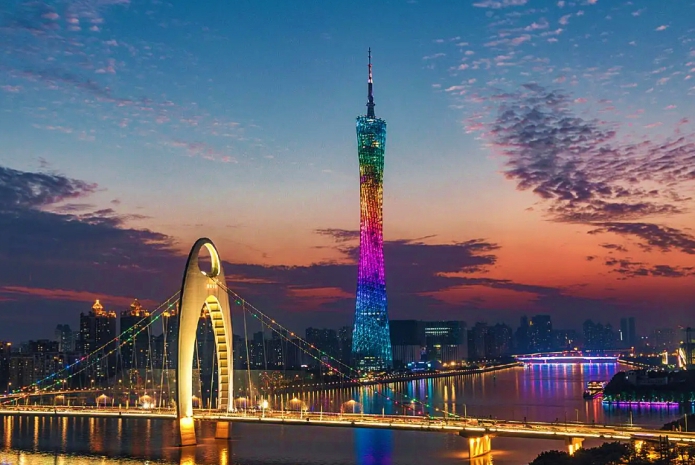 骑行|乘坐高铁遇见陌生阳江朋友,环游她的家乡,感慨大海沙滩很美