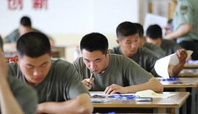 军校|军校分数线下滑，实际还是出现“缺员”现象，背后原因及其现实！