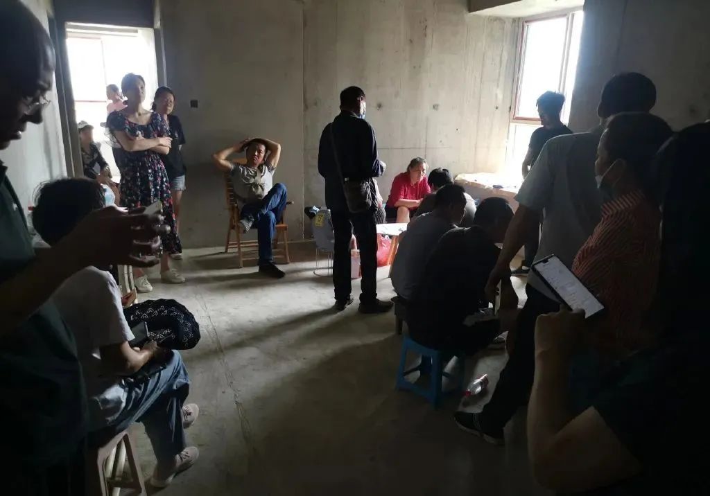 烂尾楼|买了这种房,惨到你怀疑人生