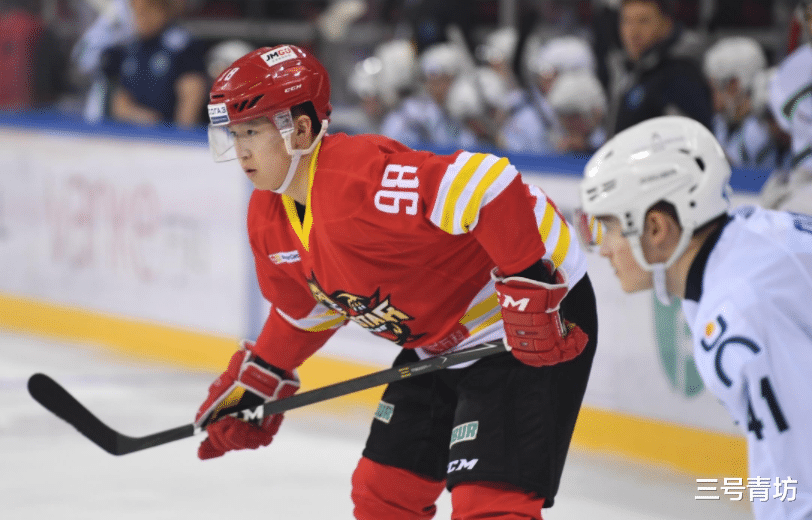 黑豹2|巴图:不被亲生父亲认可,和母亲相依为命,如今为母亲遮风挡雨