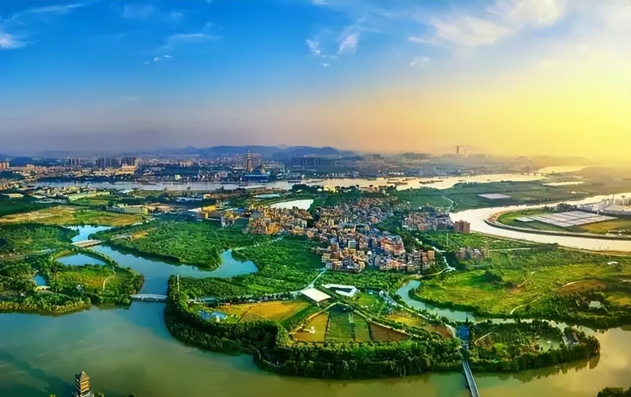 火车|坐上绿皮火车，穿越大半个中国，拥抱世间最美的情郎