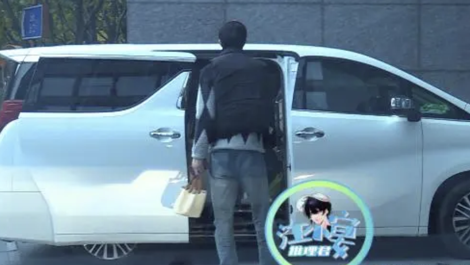 张雨绮|张雨绮与男友接孩子回家:二人曾被曝已同居,6岁女儿身高瞩目