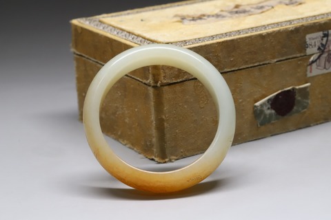 和田玉籽料|回流 舊藏和田玉籽料“花卉纹手镯”