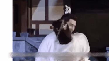 迪丽热巴|迪丽热巴的“惨痛遭遇”，到底撕开了多少男星“无能为力”的遮羞布？