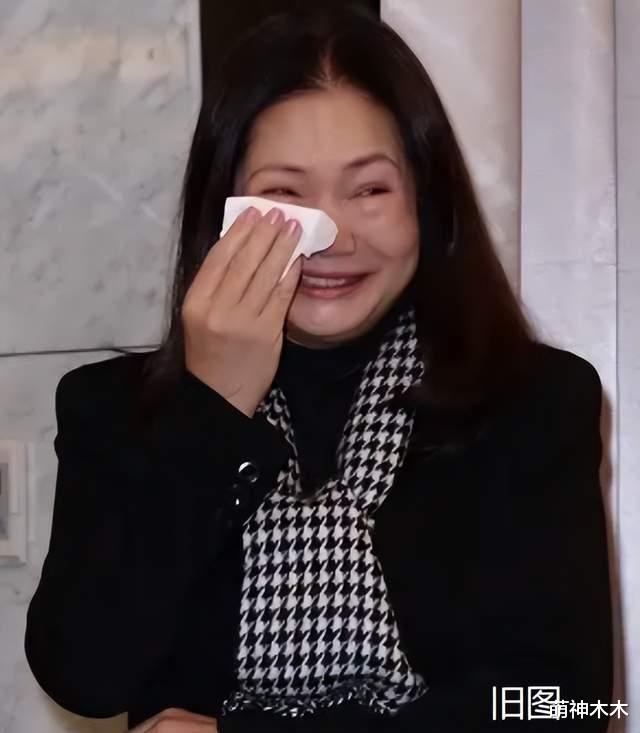 汪小菲|汪小菲出轨照来了,娱记放话不怕告!拥吻、亲脸、带女生回婚房……