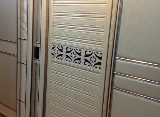 越来越多有钱人不做移门了，不好看还费钱，还是这个实用！