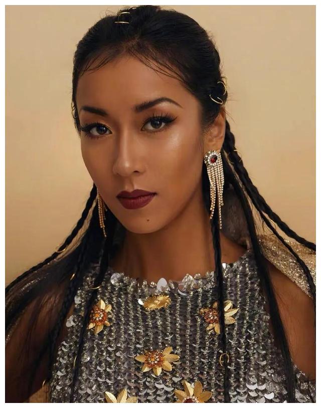 李沁|从大山娃到没人配拥有我，“黑精灵”吉克隽逸弄丢了标签