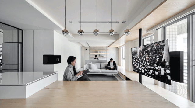 她家99㎡,客厅不放茶几和电视柜,入住反而舒心,晒晒!