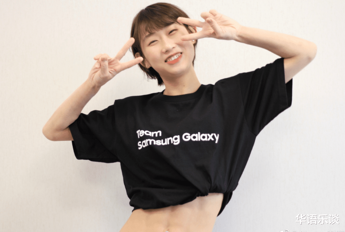 李健|花滑选手上演高端版应援，将李健音乐带上赛场，获偶像鼓励太兴奋